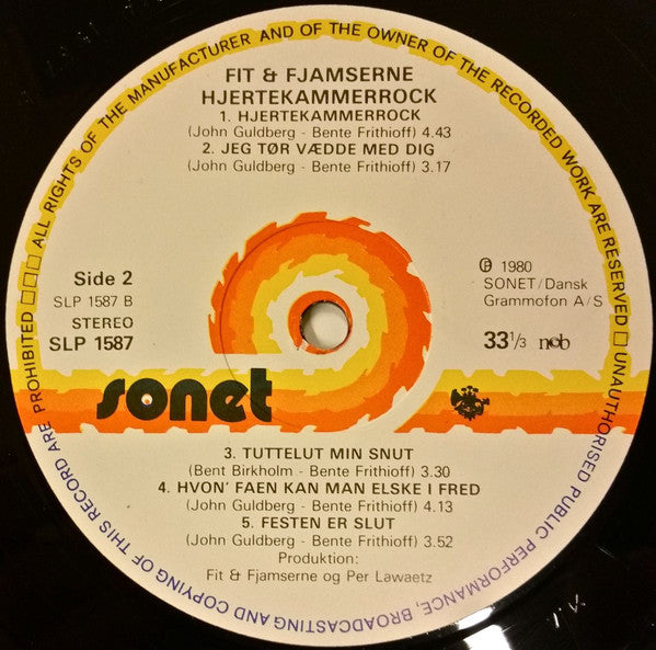 Fit Og Fjamserne : Hjertekammerrock, Kønsrollekaos Med Camufleret Rød Tråd (LP, Album)