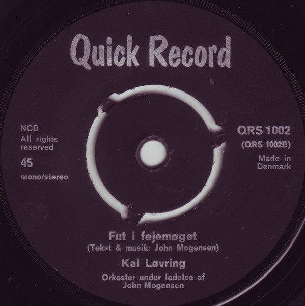 Kai Løvring : Enkebal På Kroen / Fut I Fejemøget (7", Single, Lig)