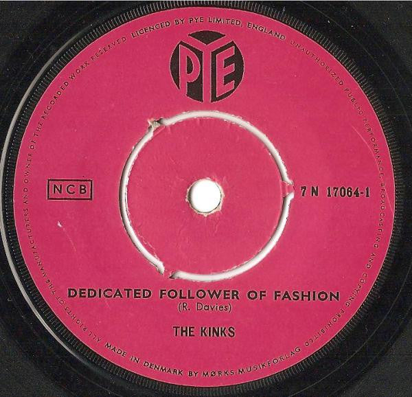 The Kinks : Dedicated Follower Of Fashion  (7", Single)