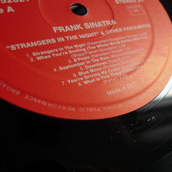 Frank Sinatra : "Strangers In The Night" & Other Favourites (LP, Comp)