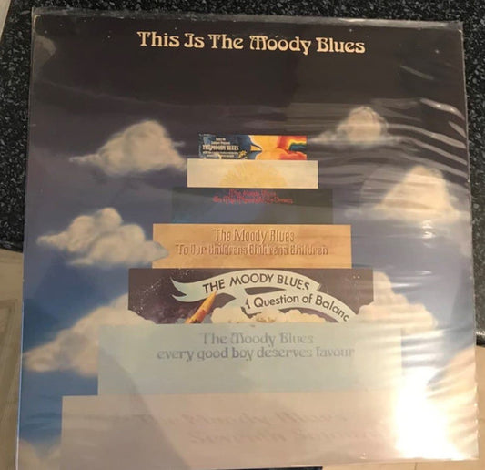 The Moody Blues : This Is The Moody Blues (2xLP, Comp, Gat)