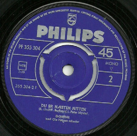 Dorthe Kollo : 17 År Og Forelsket / Du Er Næsten Nitten (7", Single, Mono)