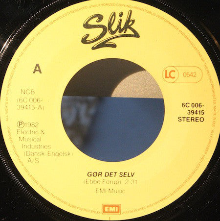 Slik (2) : Gør Det Selv / Synd For Henry (7", Single)