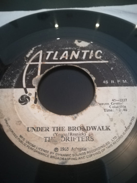 The Drifters : Under The Broadwalk / I Don't Want To Go On Without You (7", Single)