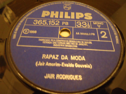 Jair Rodrigues : Vem Chegando A Madrugada / Rapaz Da Moda (7", Mono)